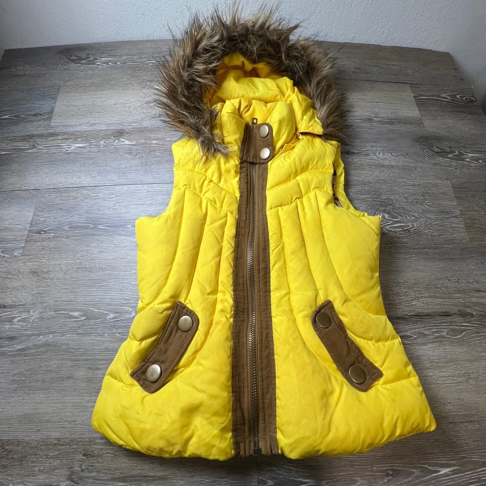 Black Rivet Puffer Vest Women Medium Yellow Faux Fur Hood Down Fill Corduroy